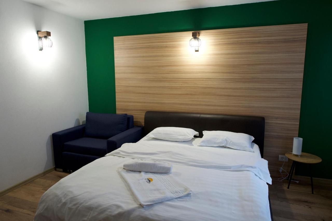 Altitude Guest House Ranca Habitación foto