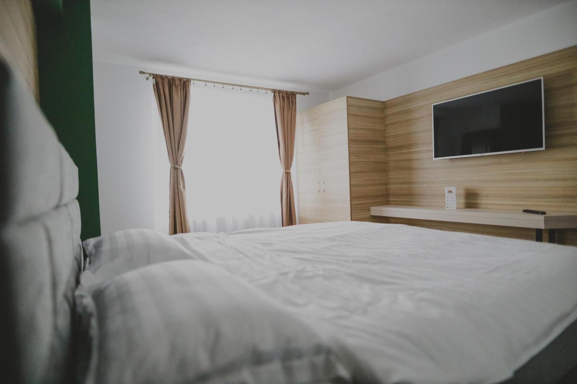Altitude Guest House Ranca Habitación foto